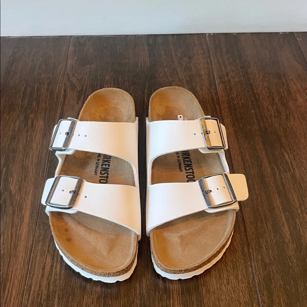 NWT BIRKENSTOCK White Arizona Sandals
